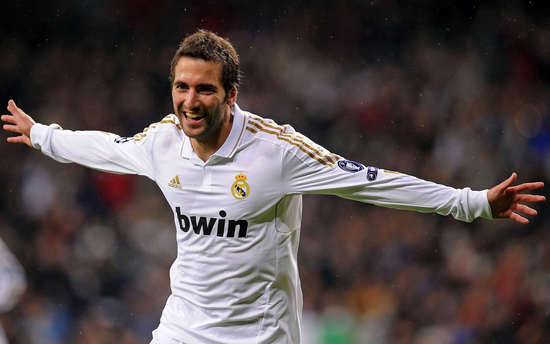 开云电竞-C罗突破里程碑，成为队史射手王，c罗加冕足坛历史射手王 视频