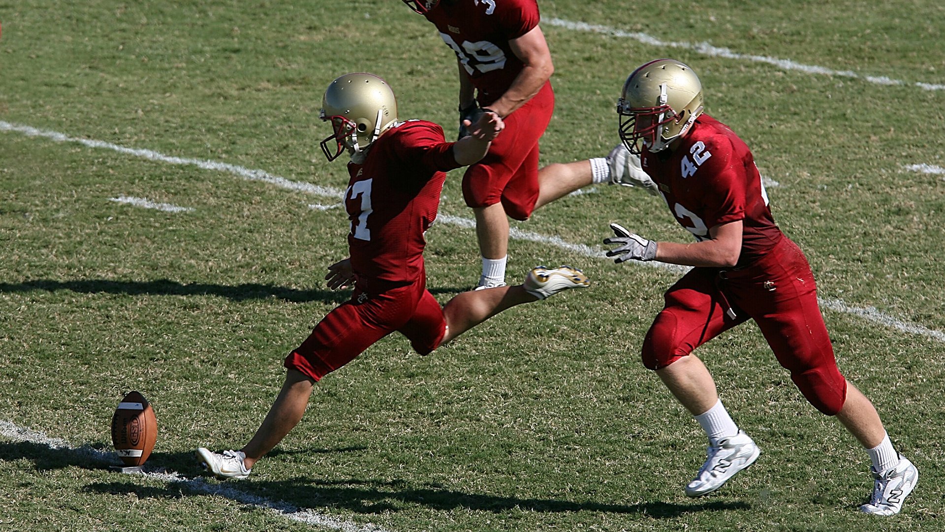 帕尔马队胜切沃，客场连捷领先身后幸运垂青，帕尔马vs莱切结果